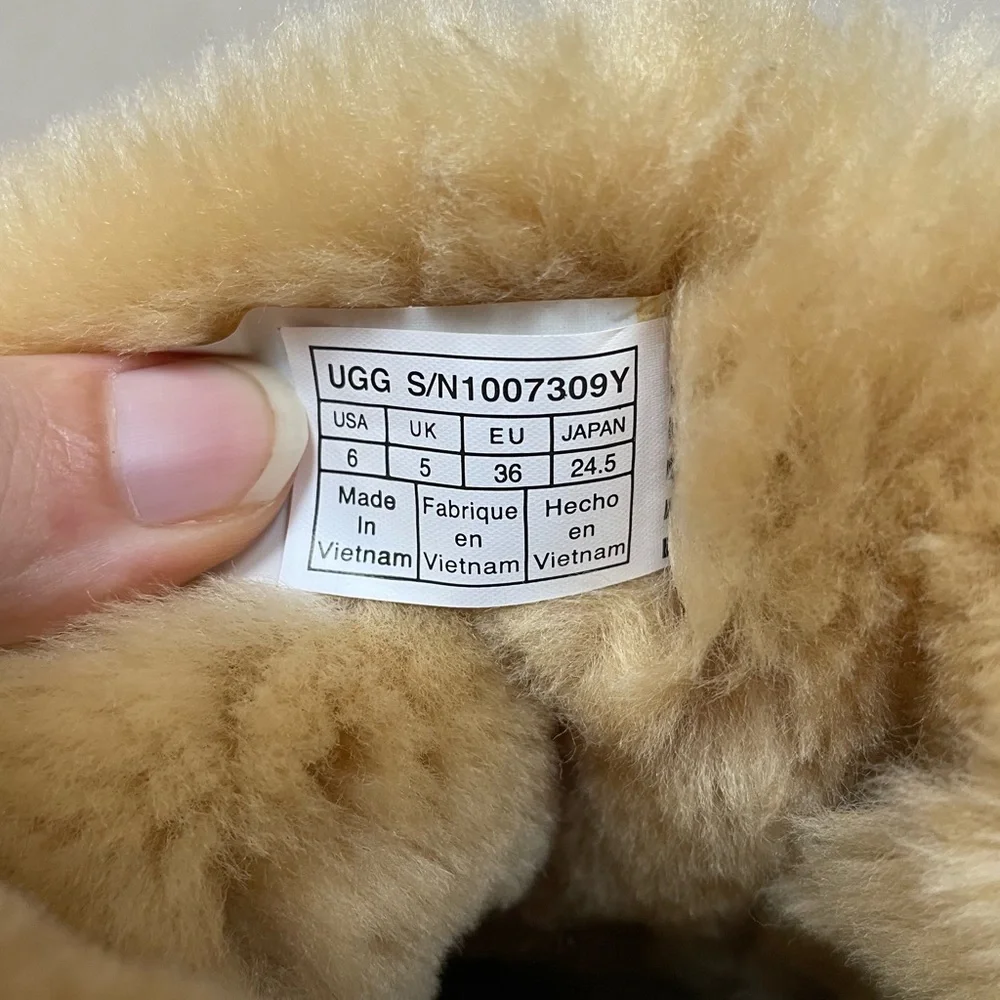 LEFT BOOT ONLY UGG Kids Big Kids Bailey Bow Tall Size 6Y Replacement 1007309Y